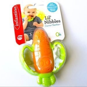 LIL' NIBBLES CARROT TEETHER