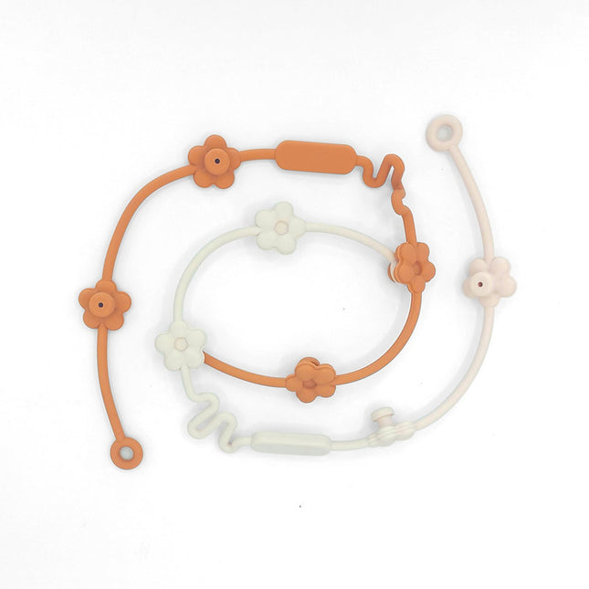 Toy strap niña