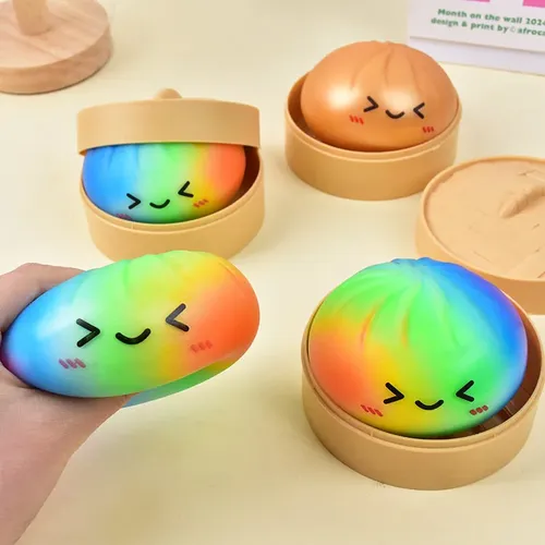 DUMPLINGS SQUISH STEAMED 8,5 CM WITH FLOUR AND THREE-COLOR SPRAY