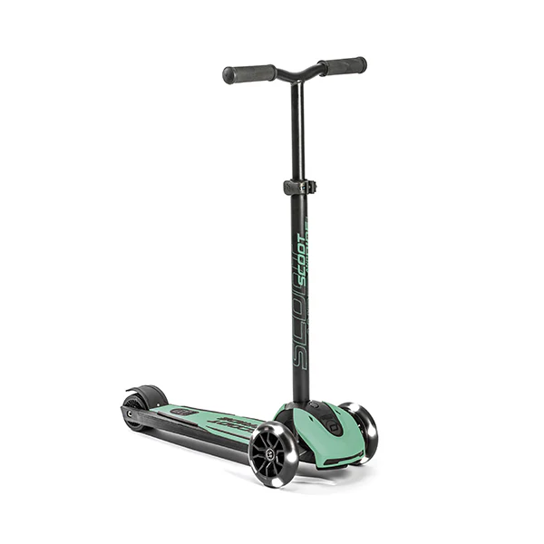 Scoot and Ride Scooter Highway Kick 5 Forest LED